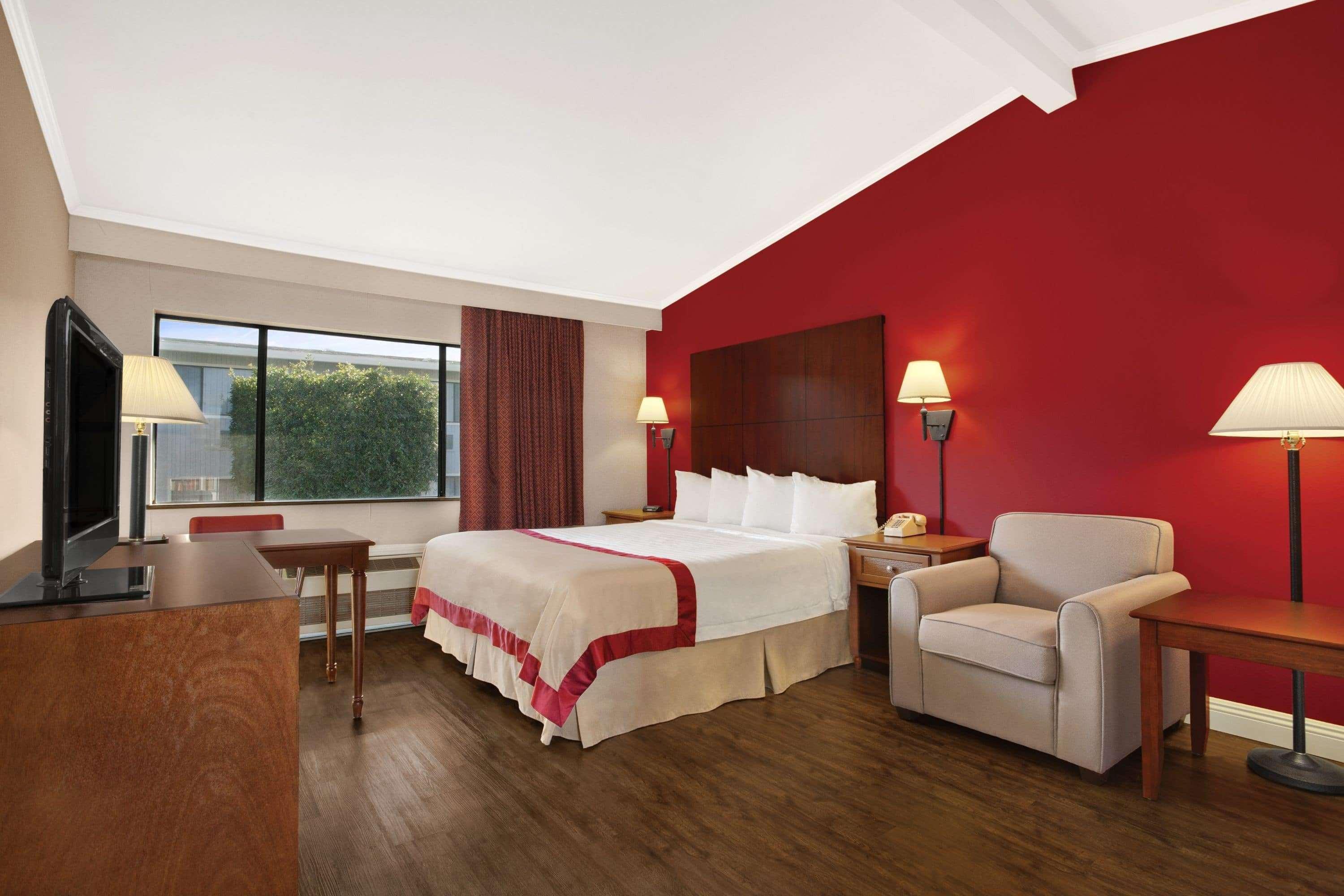 Ramada By Wyndham Torrance Hotel Exterior photo